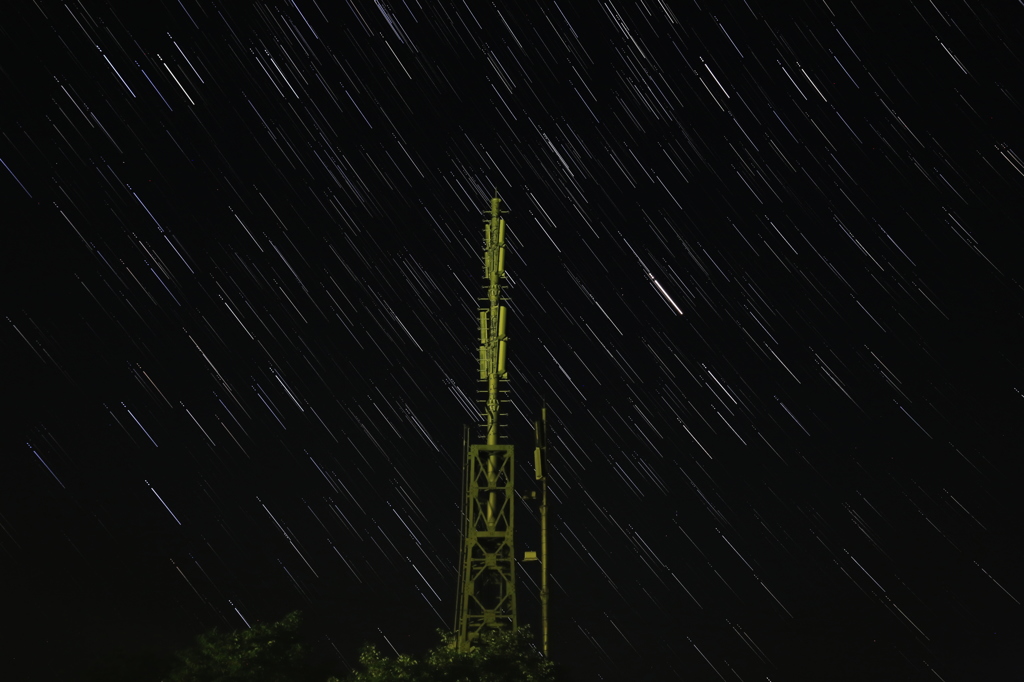 夜空を流れる