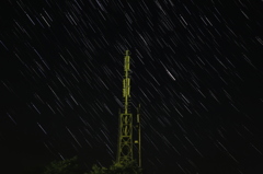 夜空を流れる