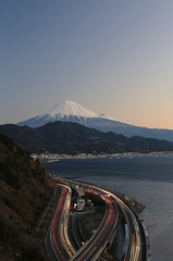 早朝の薩埵峠