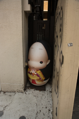 建物の隙間より