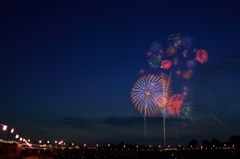 夕暮れの花火