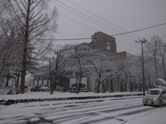 味のある建築物（青森市中央市民センター）