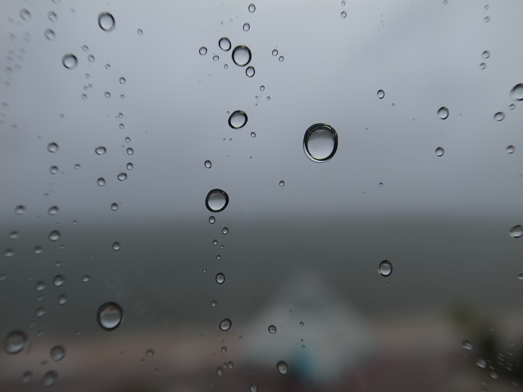 台風の水滴