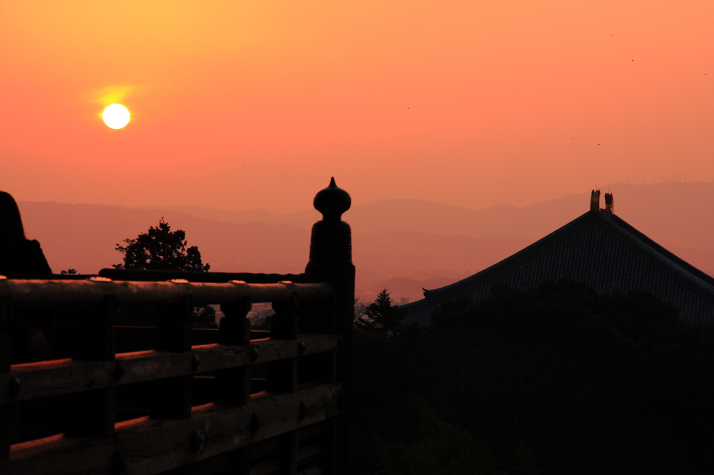 二月堂の夕日