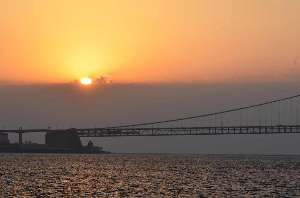 初日の出 明石海峡大橋