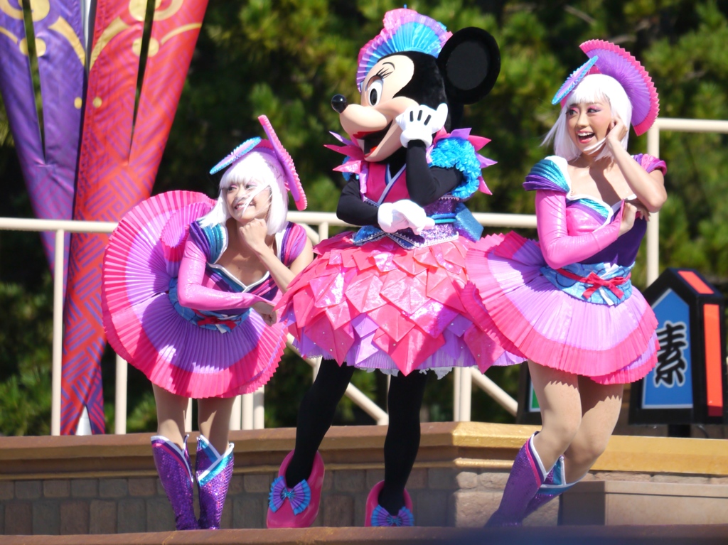 Dance to the Disney Beat !