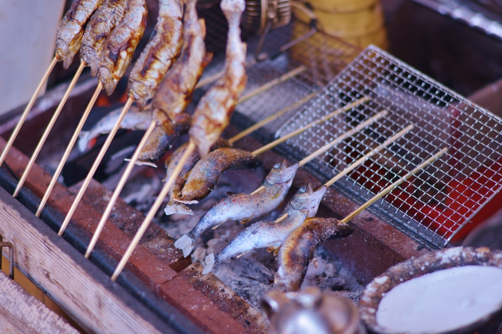 「ひらめ（アマゴ）の炭火焼き」