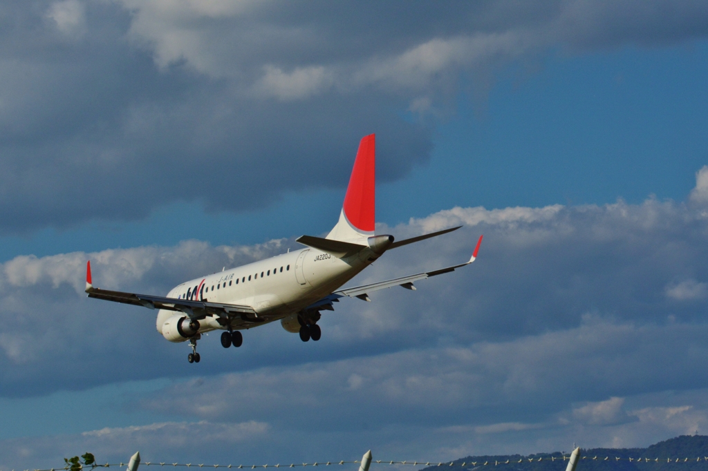 JAL Embraer170(JA220J)