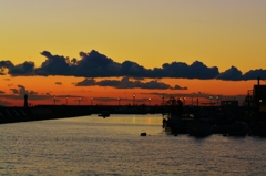 明石港の日没　②