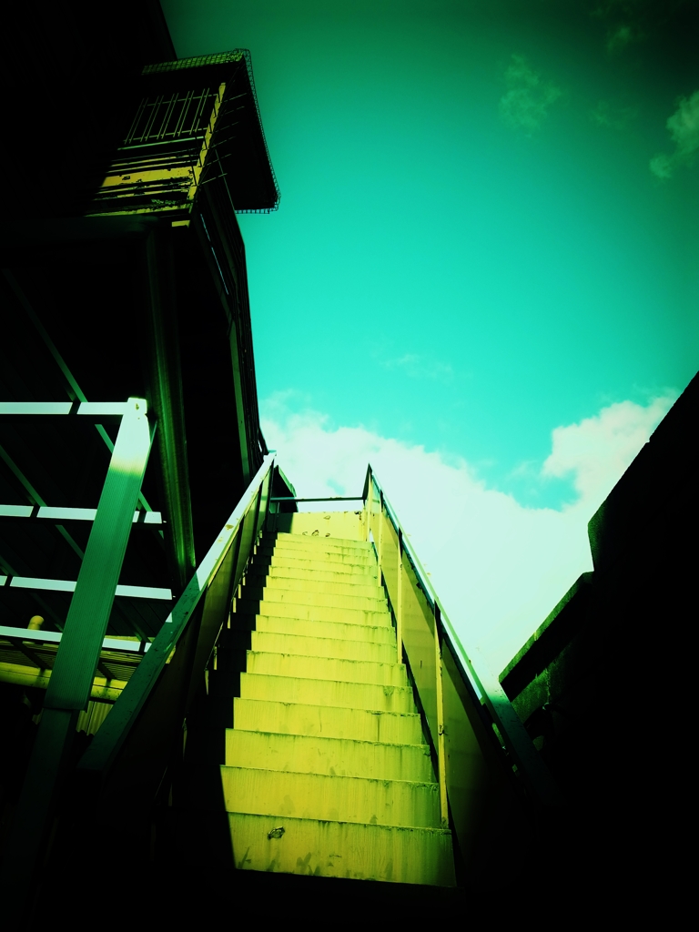「空へ続く階段」