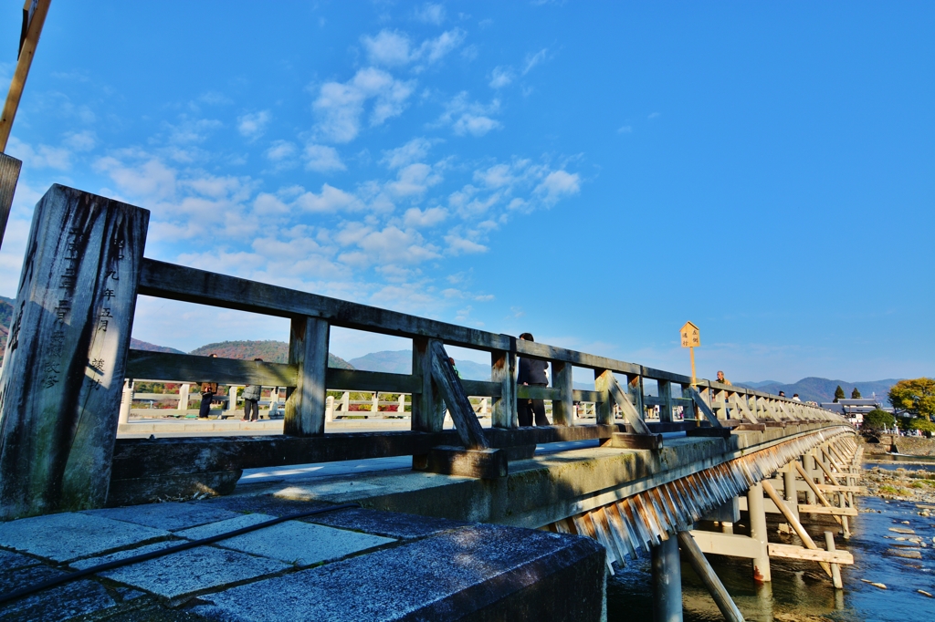 朝の渡月橋　～京都嵐山晩秋紀行～