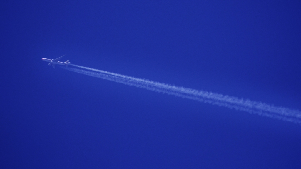 「飛行機雲」