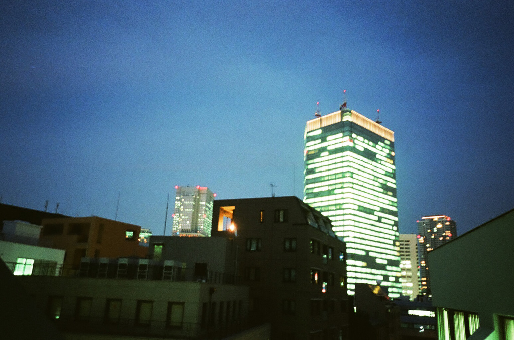 87700025_01