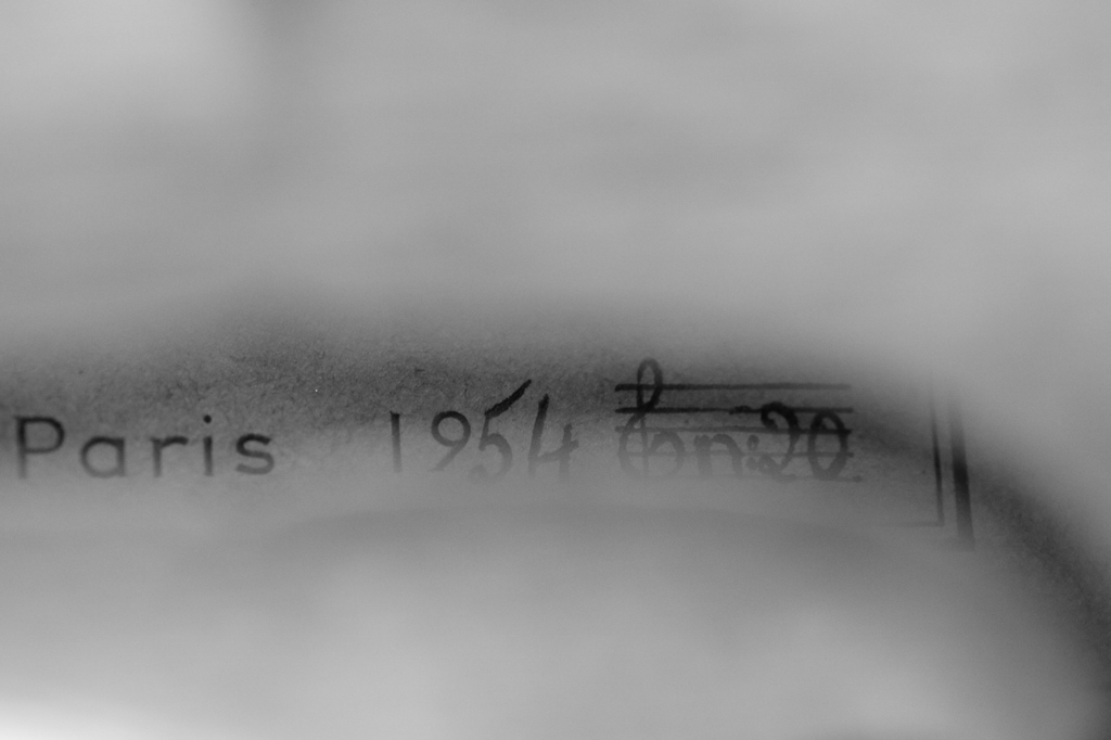 ｆ字孔　３