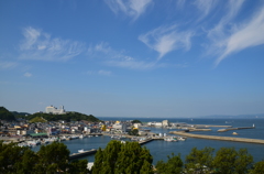 高台から眺める港町