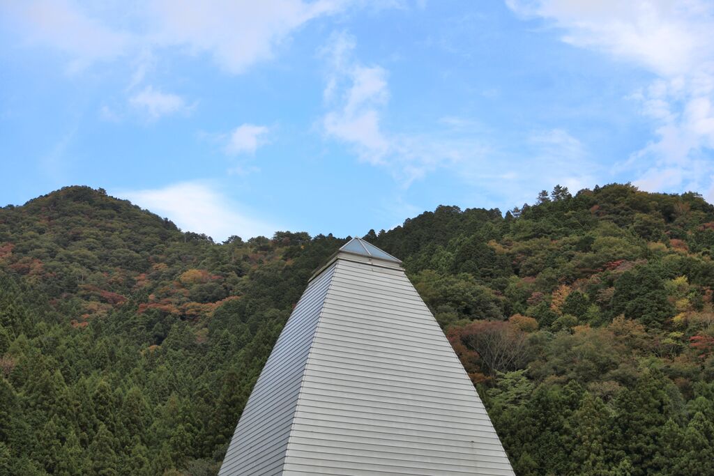 空と山と山と