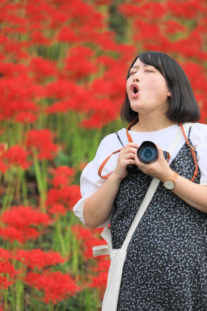 カメラ女子 叫びたくなる 彼岸花