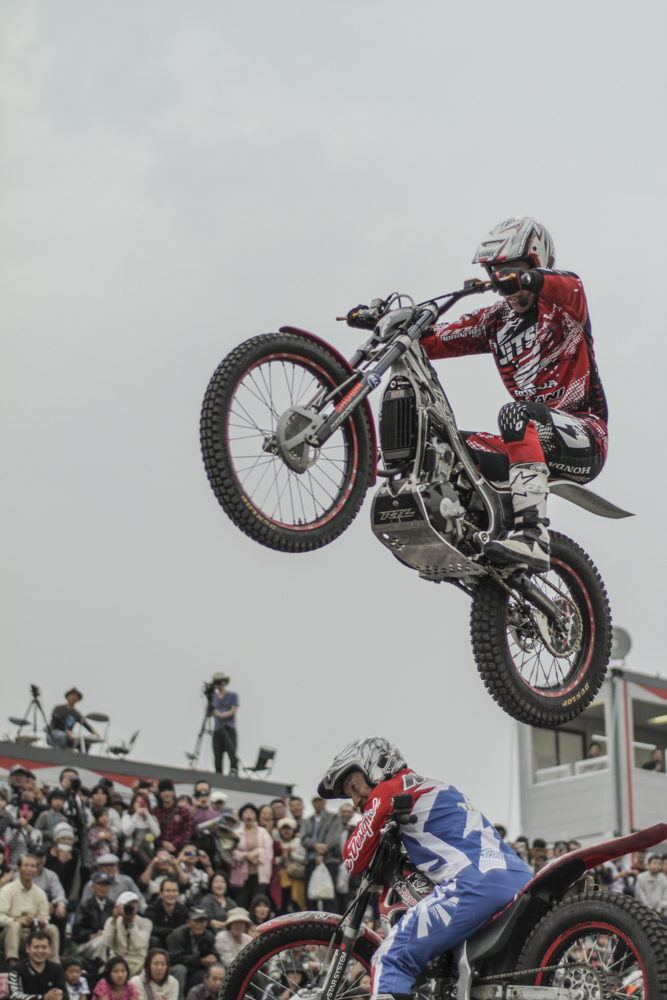 ジャ～ンプ！！