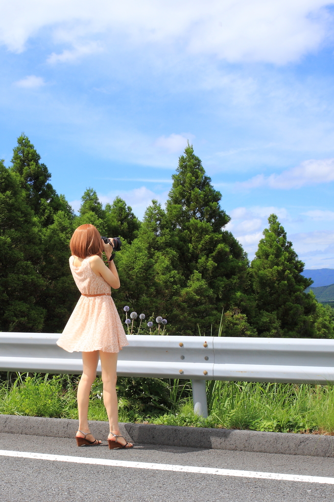 青空とカメラ女子