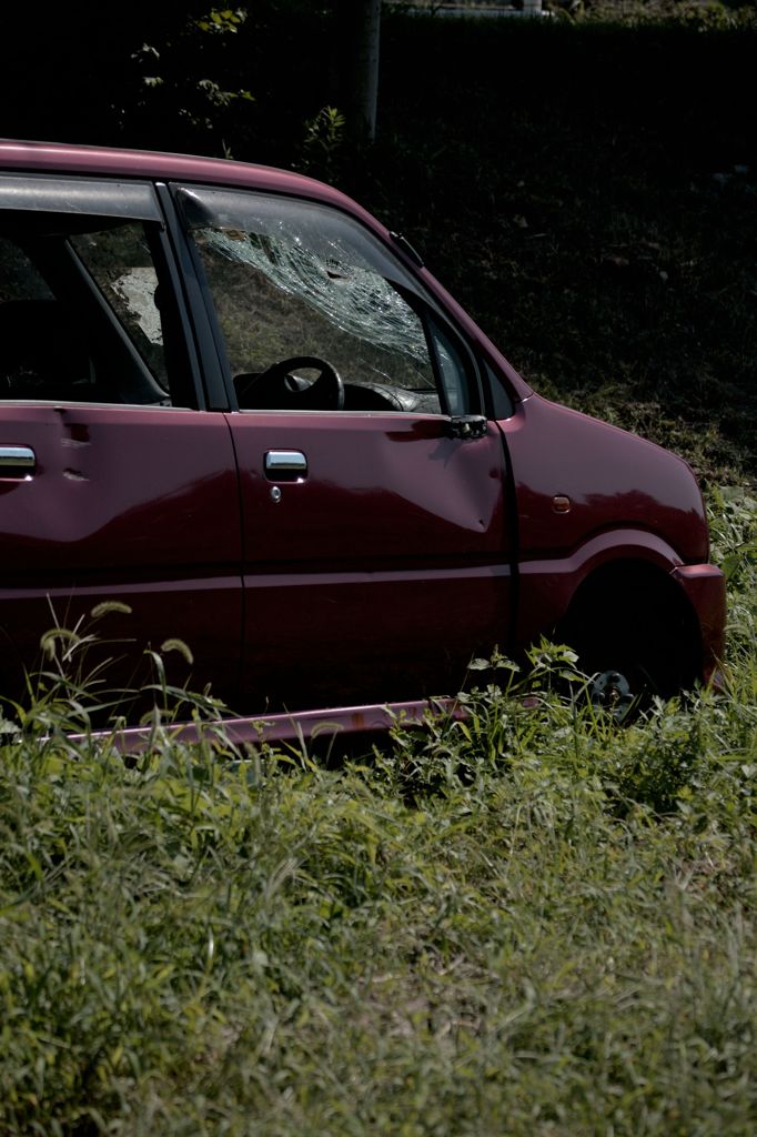 捨てたれた車