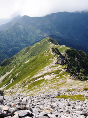 北岳　あっちの稜線はどこへ行くのだろうか