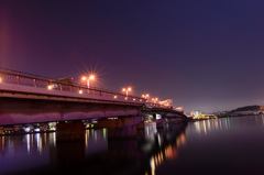 夜の大橋