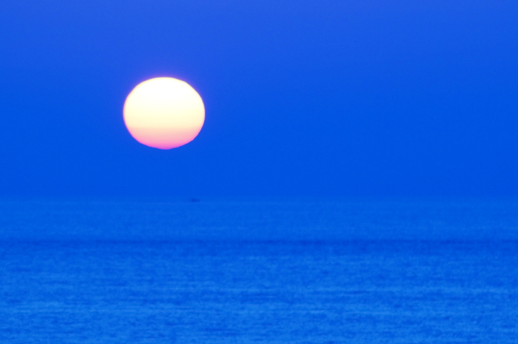 日本海に沈む太陽