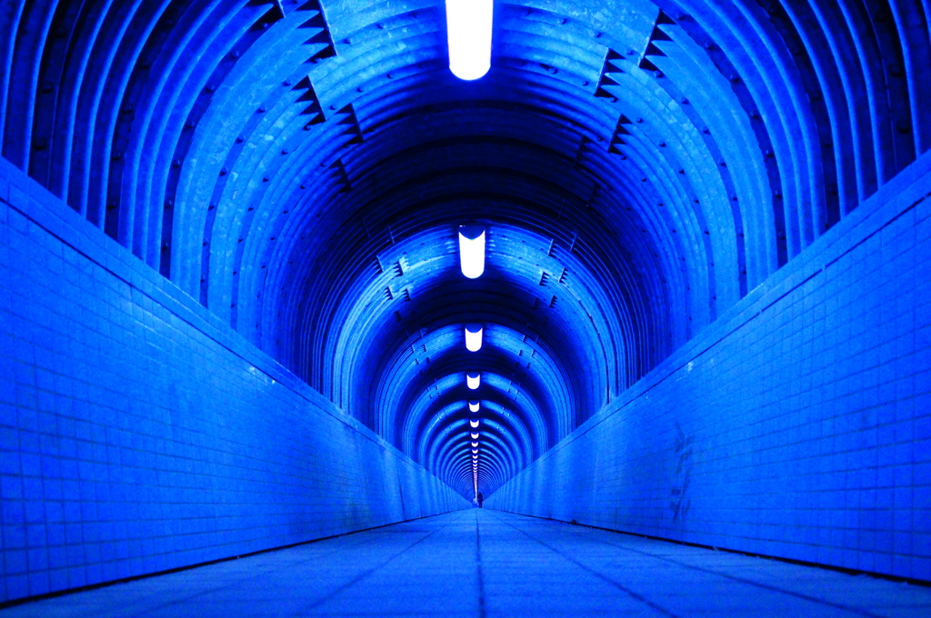まっすぐな隧道
