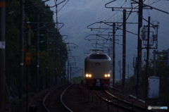 朝霧の中のサンライズ