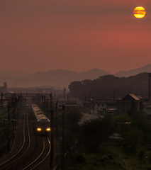 朝霧の中のサンライズ