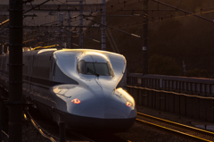 爆風とともに走り去るN700系のぞみ