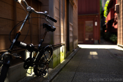 路地裏の自転車