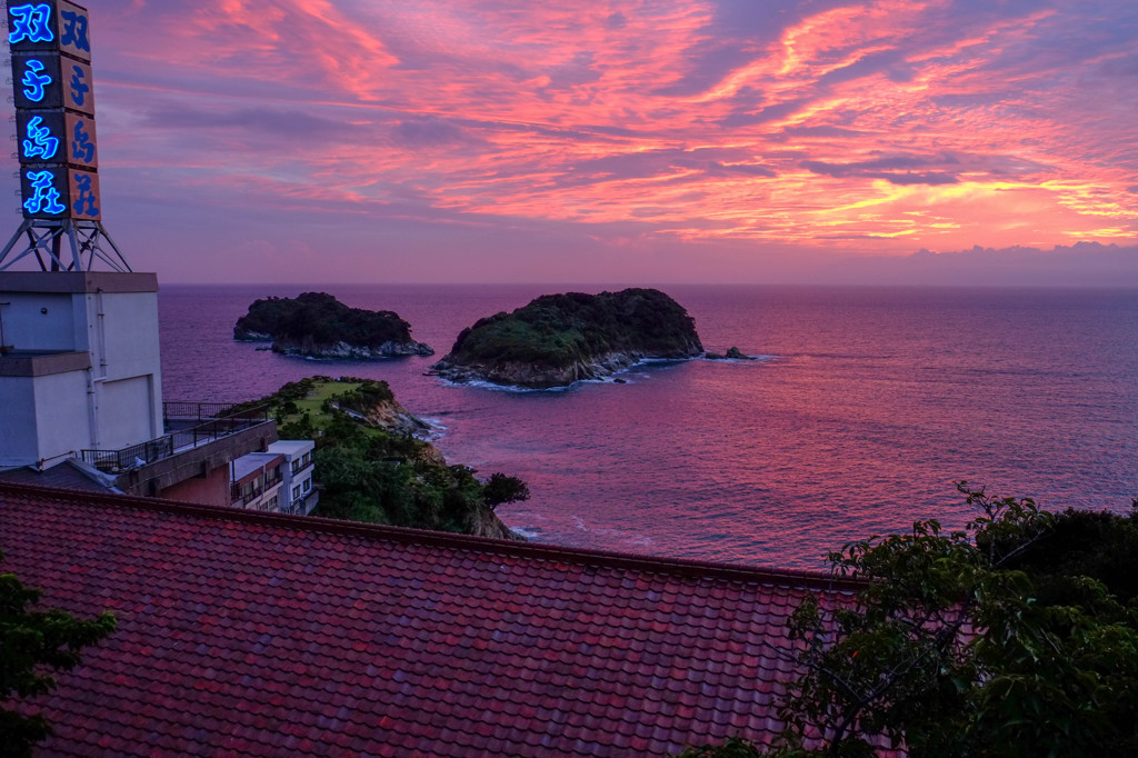 夕景の海