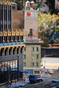縮尺の風景　手のひらに建つ都市