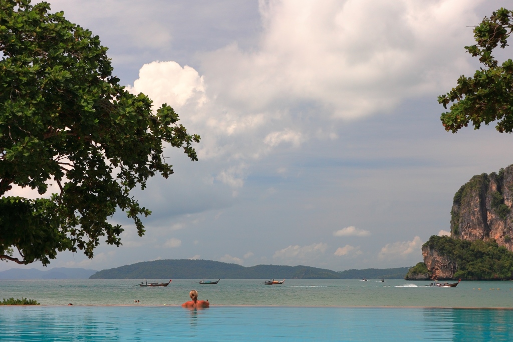 海に溶ける午後