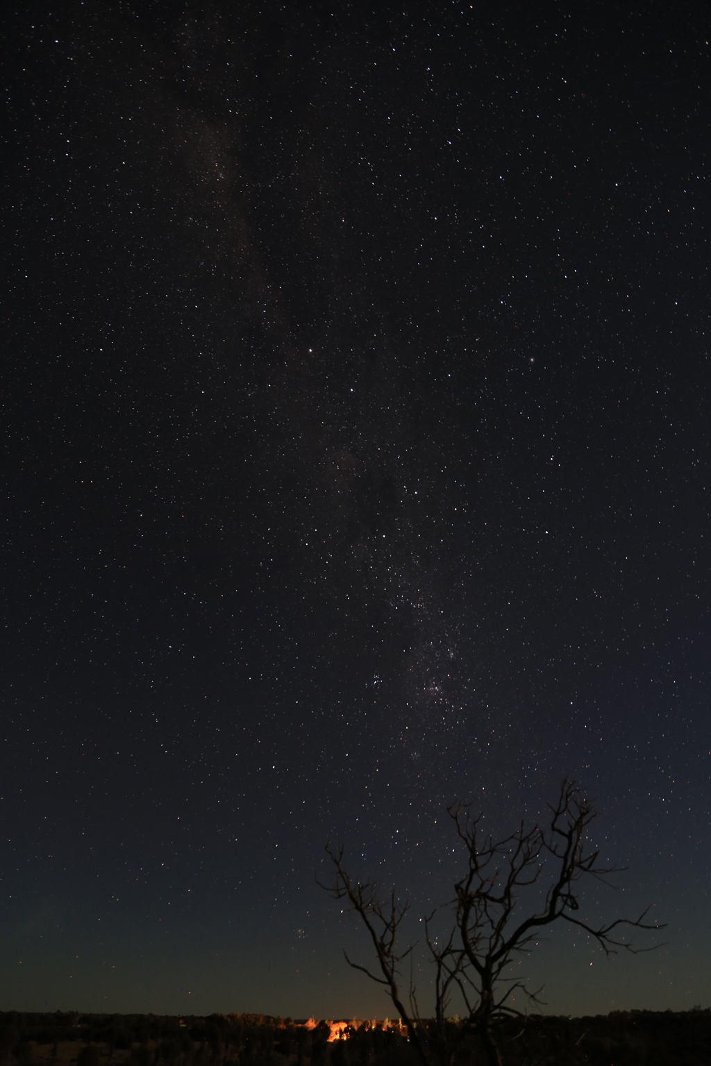 天の川　エアーズロックの星空