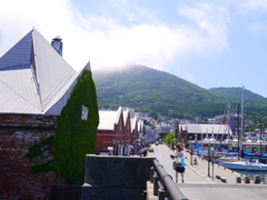 函館山と金森倉庫