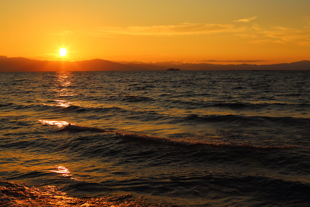 琵琶湖の夕景