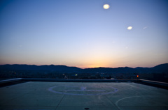 JR京都伊勢丹屋上ヘリポートの夕暮れ