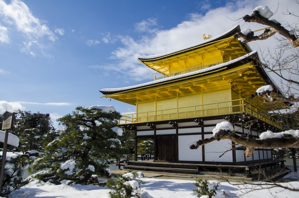 雪の金閣寺7