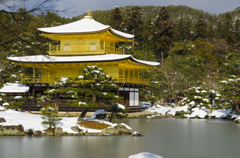 雪の金閣寺2