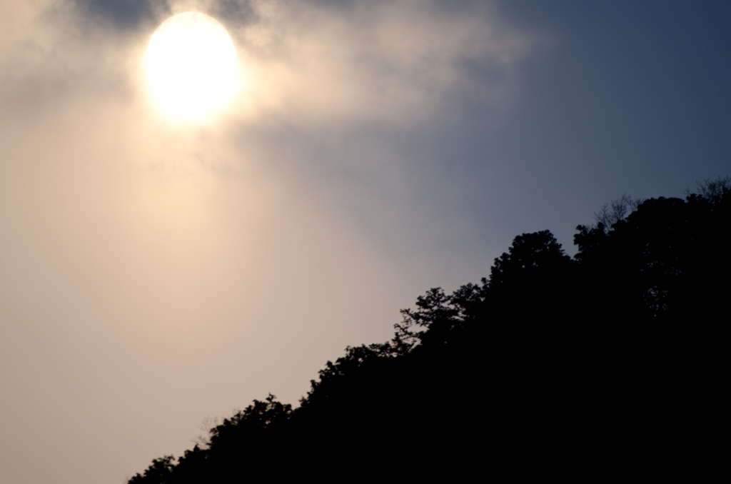 遠き山に日は落ちて