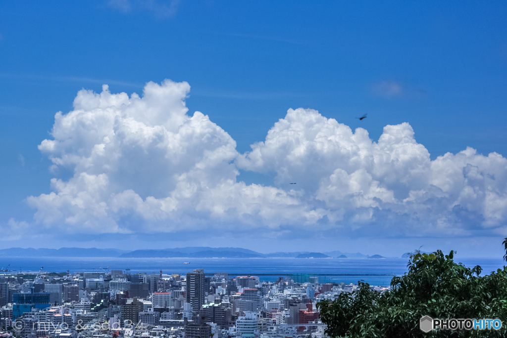首里城より慶良間諸島と夏空
