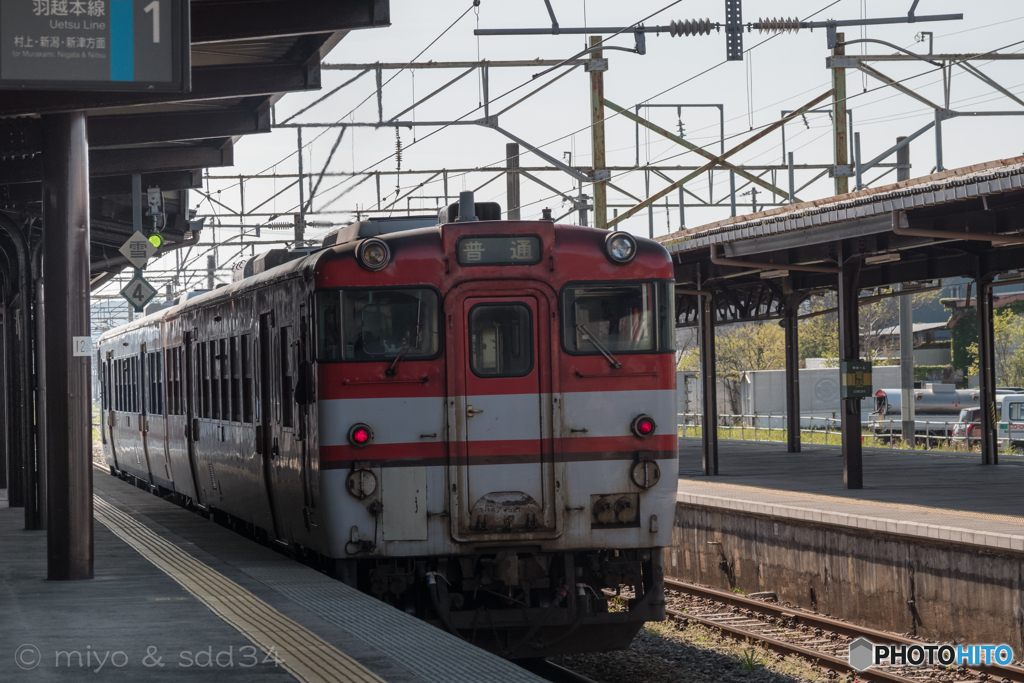 鶴岡駅にて キハ47-521 (discontinued in 2019)