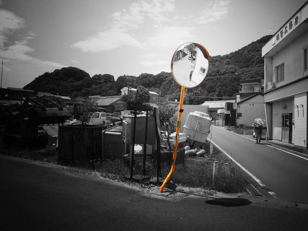 カーブミラー