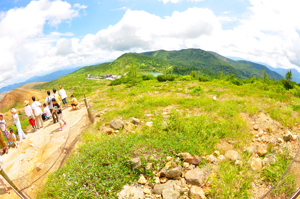 白根山　湯釜