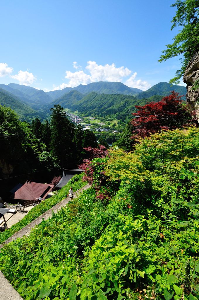 山形｜宝珠山 立石寺（山寺）　麓の町並みをのぞむ