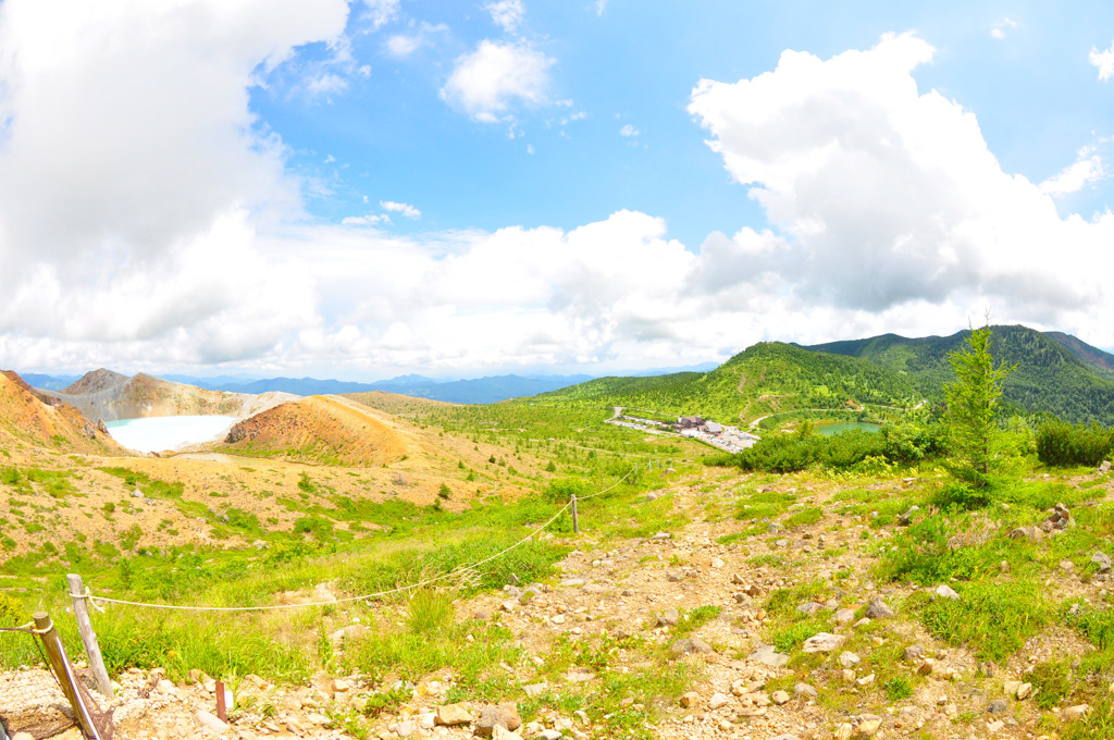 白根山　湯釜