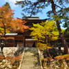 永平寺　回廊を歩く僧侶