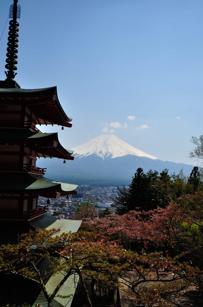 富士吉田｜新倉富士浅間神社　忠霊塔